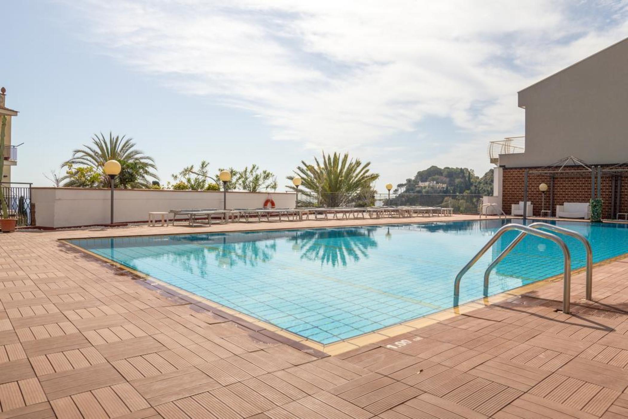 Esperia Hotel 4*